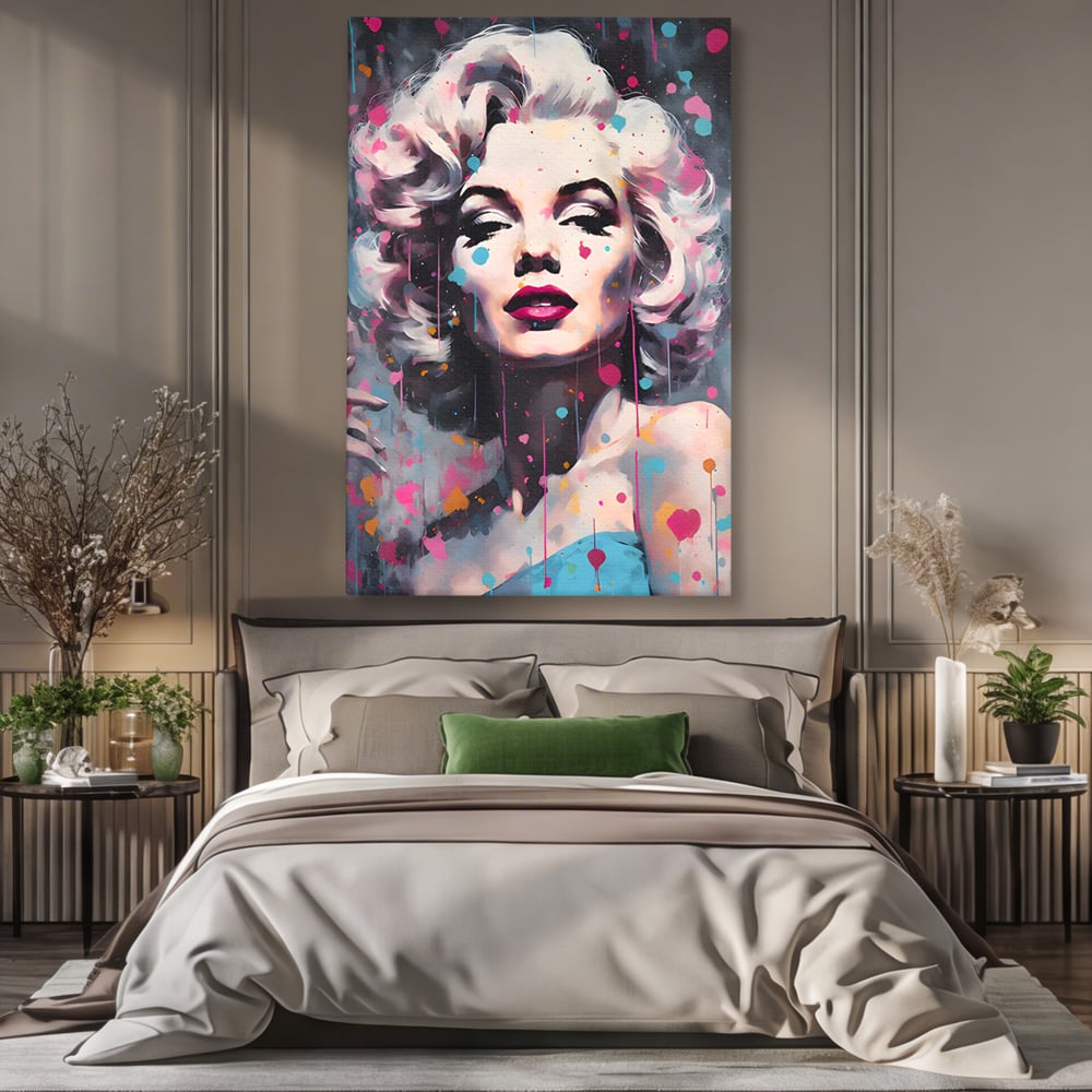 Tablou canvas cu tablou canvas cu marilyn monroe, fara rama, pe sasiu de lemn, pe perete intr-un dormitor